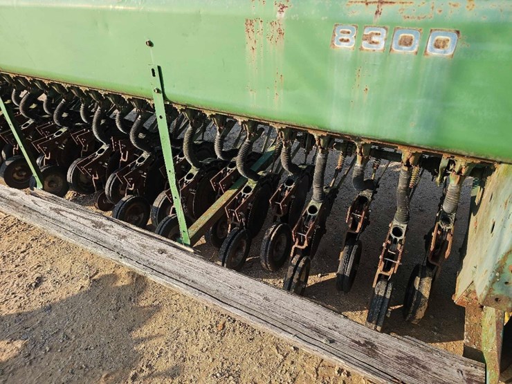 john-deere-8300-image-5