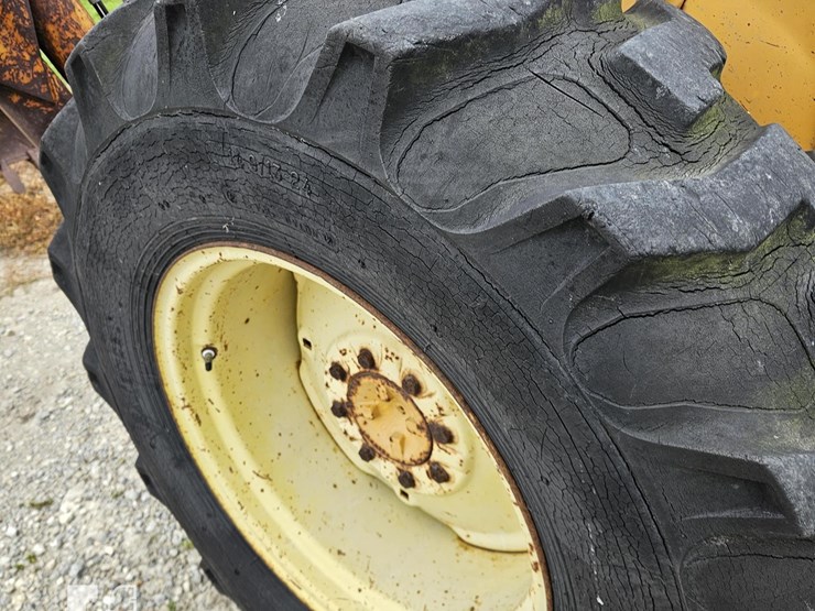 deere-e7320-wilson825-b25-image-20