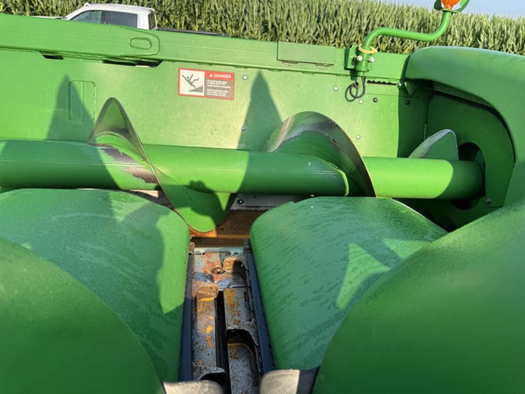2014-john-deere-608c-image-14