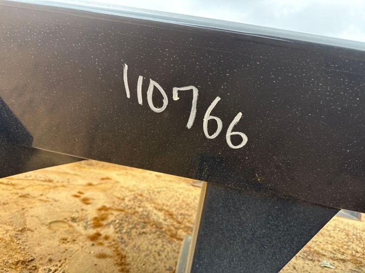 105---metal-feed-bunk-4'-x-9'-image-5