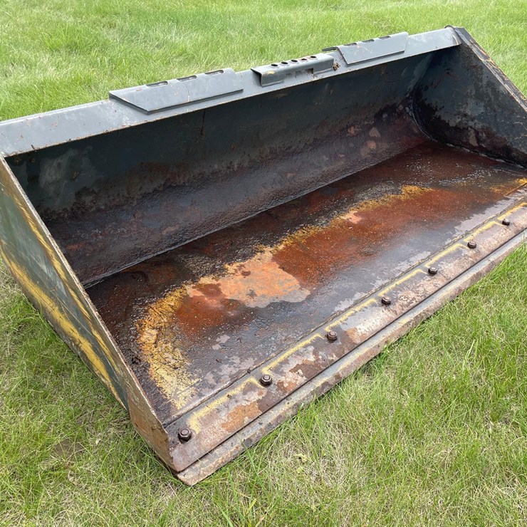 Skidloader 77" Quick Tach Bucket