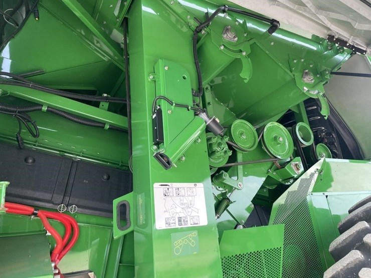 2015-john-deere-s660-image-39