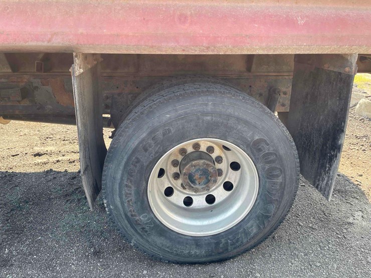 2004-kenworth-t300-single-axle-dump-truck-image-15