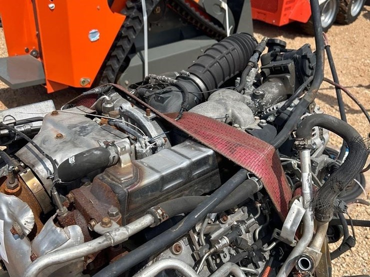 2012-duramax-8-cyl-diesel-engine-w/transmission-image-4
