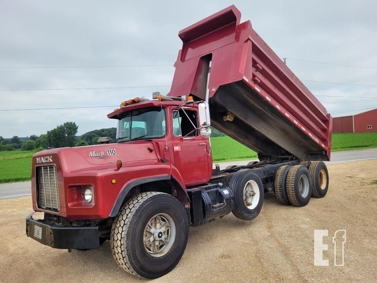 1990-mack-rb690s-image-11