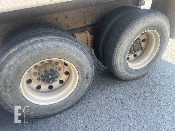 2021-mack-granite-64fr-image-11