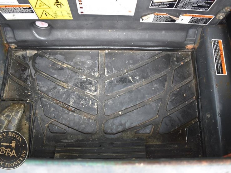 2017-kubota-ssv65-image-49