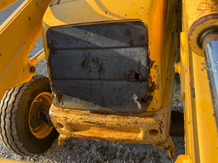 new-holland-555e-image-52