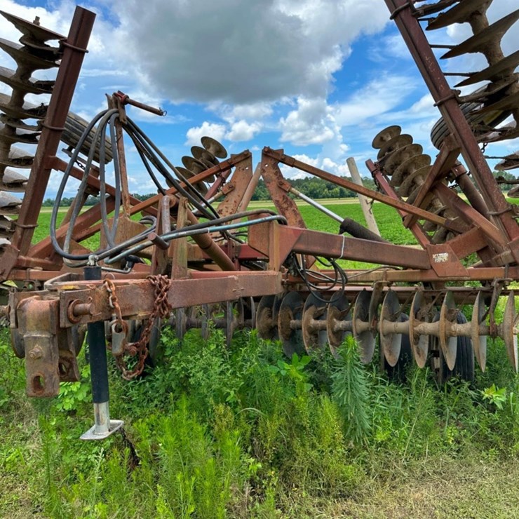 INTERNATIONAL 490