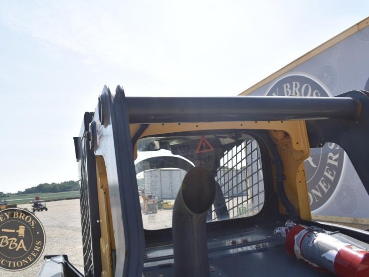 2019-deere-325g-image-38