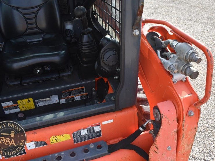 2020-kubota-ssv65-image-40