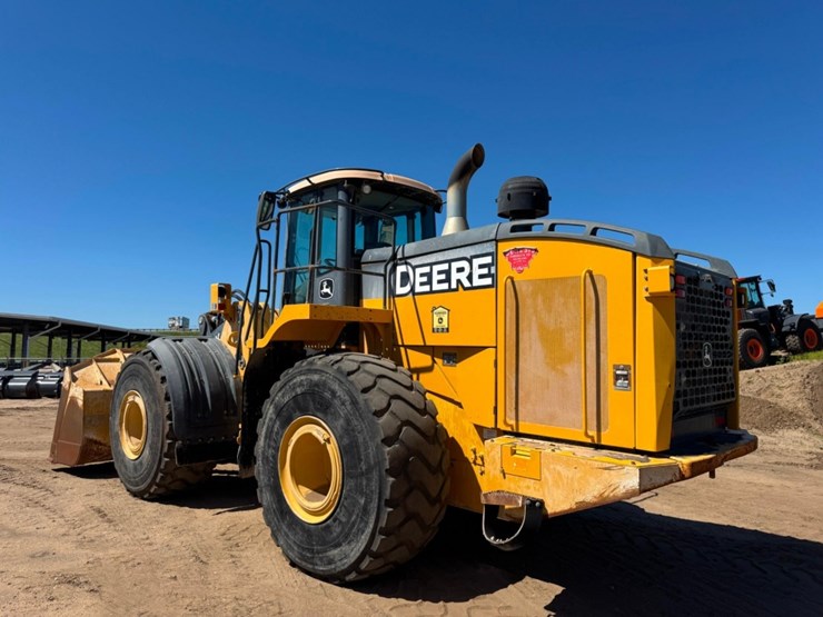 2013-deere-824k-image-3
