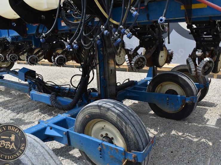 2005-kinze-3600-image-24