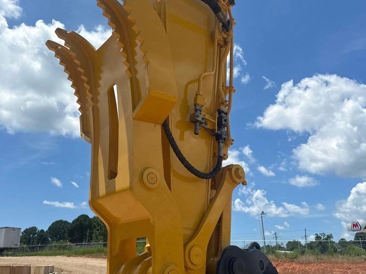 2021-komatsu-pc210-lc-11-image-12