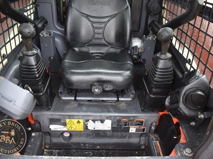 2017-kubota-ssv65-image-42