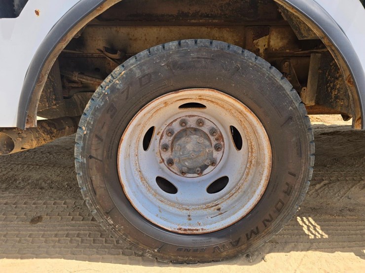 2017-ford-f550-image-46