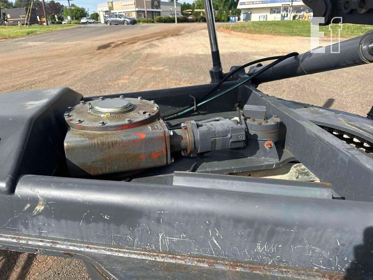 2014-deere-772gp-image-36