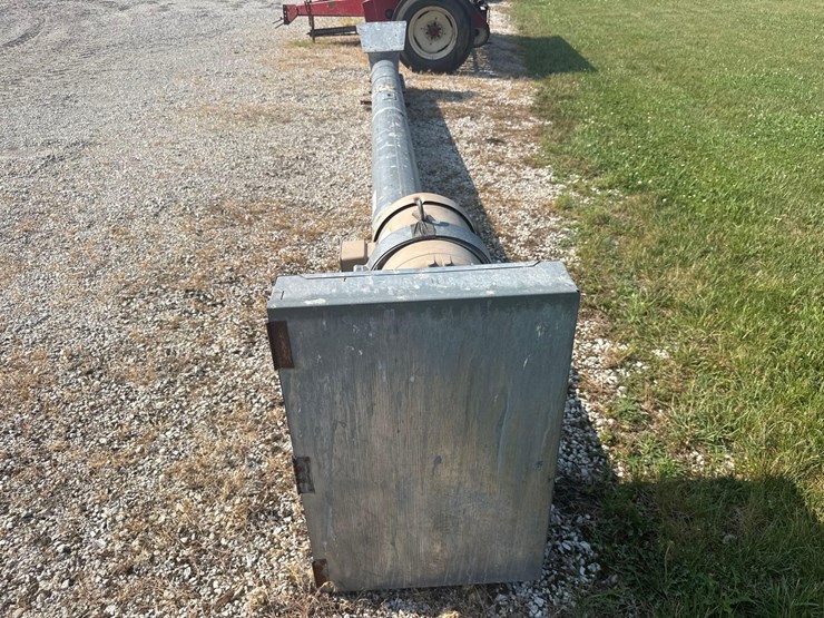17’x10”-hutchinson-auger-image-4