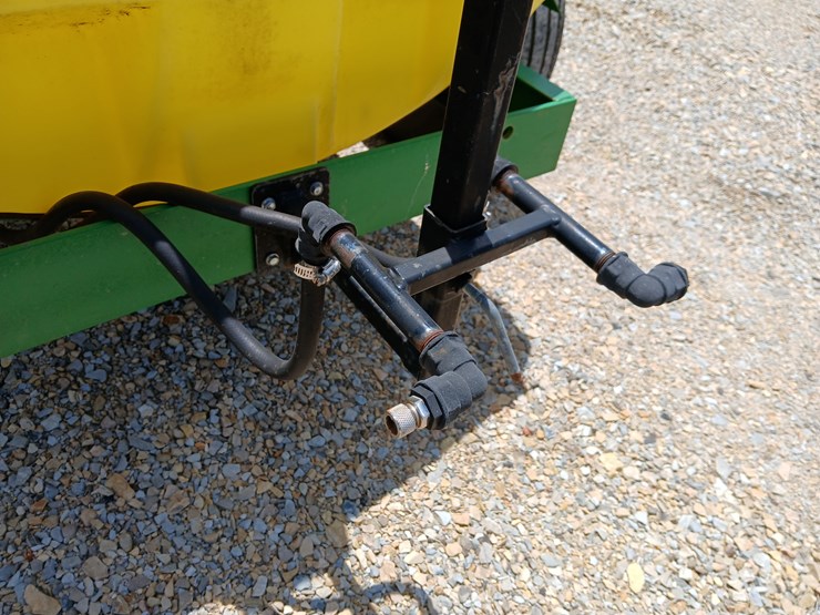 #20861-•-300-gallon-pull-type-sprayer-[pump-missing]-image-15