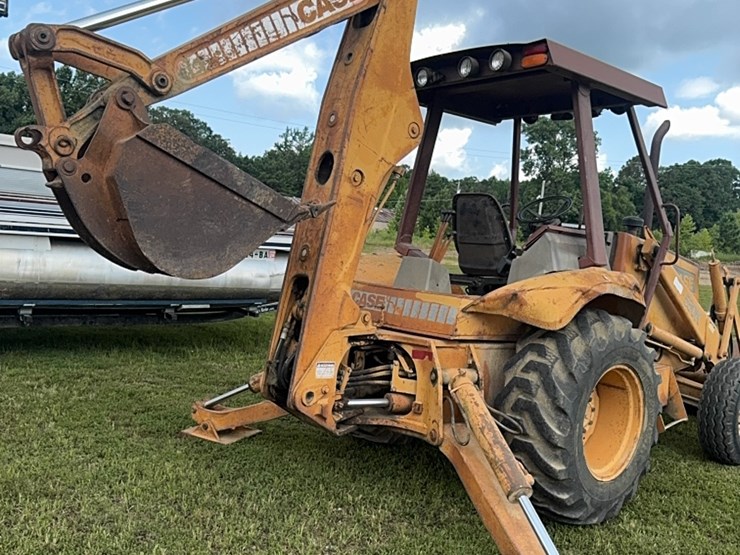 case-backhoe-image-5