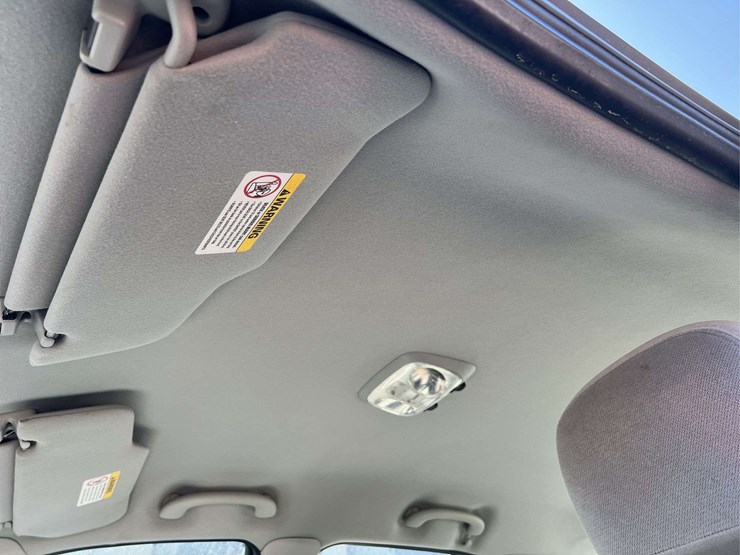 2003-ford-crown-victoria-image-17