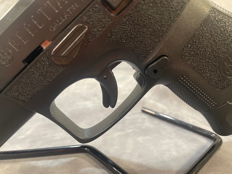 #4352-•-beretta-apx-a1-9mm-luger-pistol,-sn:-axc158923-image-14