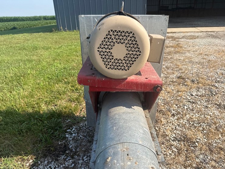 17’x10”-hutchinson-auger-image-8