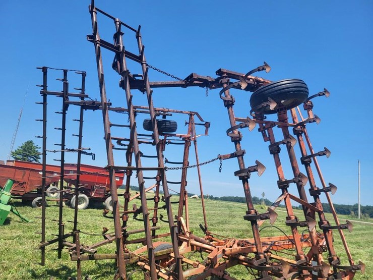 allis-chalmers-1300-e-30'-field-cultivator-w/3-bar-spike-harrow-image-31