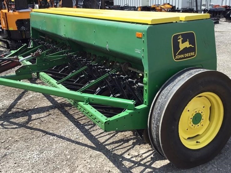 john-deere-8300-image-2