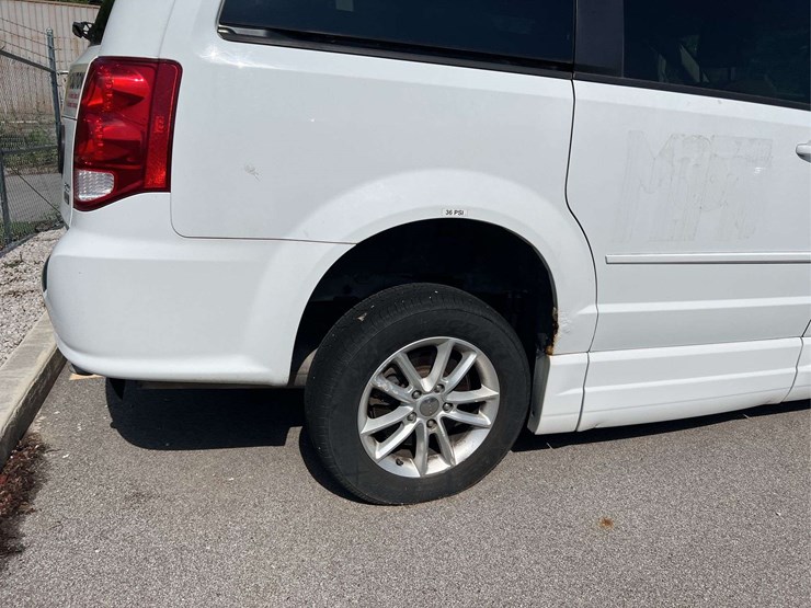 2014-dodge-grand-caravan-image-4