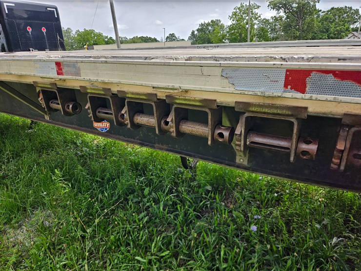 2005-utility-48'-x-102"-image-46