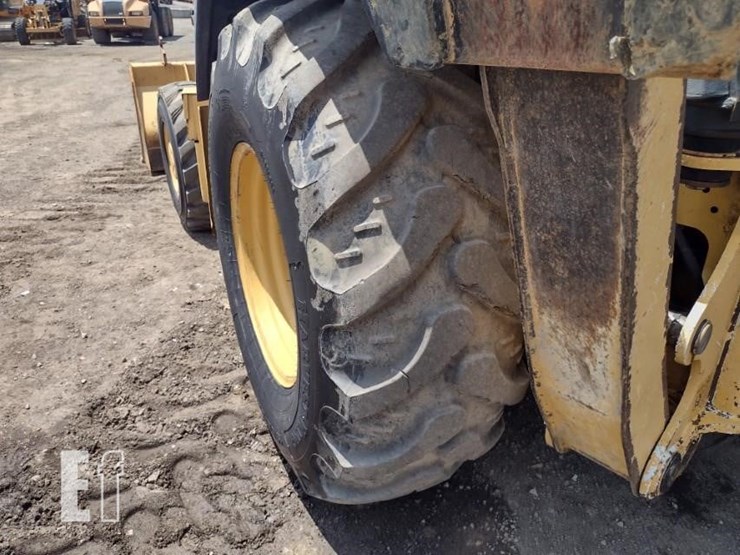 2010-deere-310j-image-23