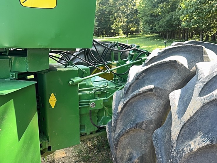 john-deere-7520-image-4