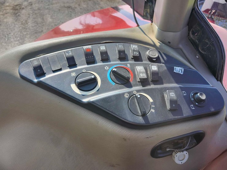 2009-case-ih-magnum-275-image-26