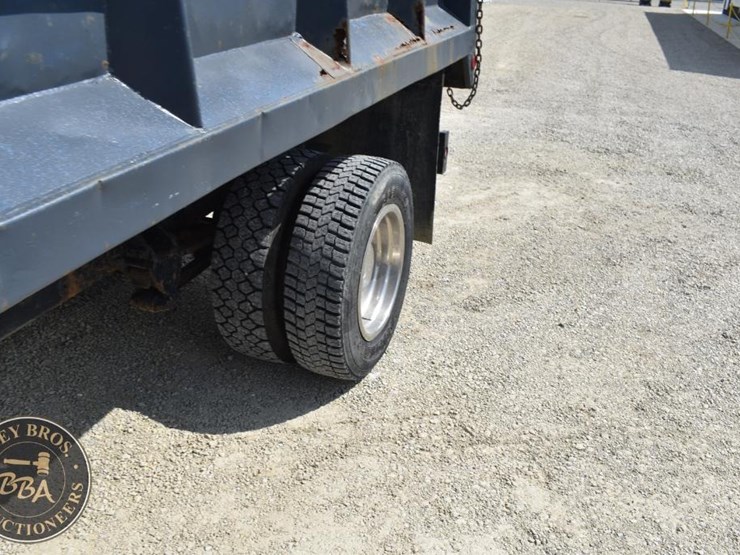 1999-freightliner-fl60-image-22