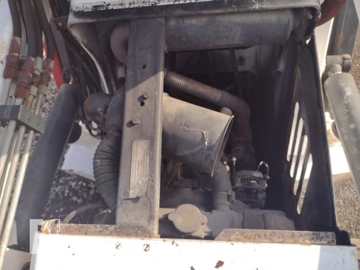 2003-bobcat-b100-image-34