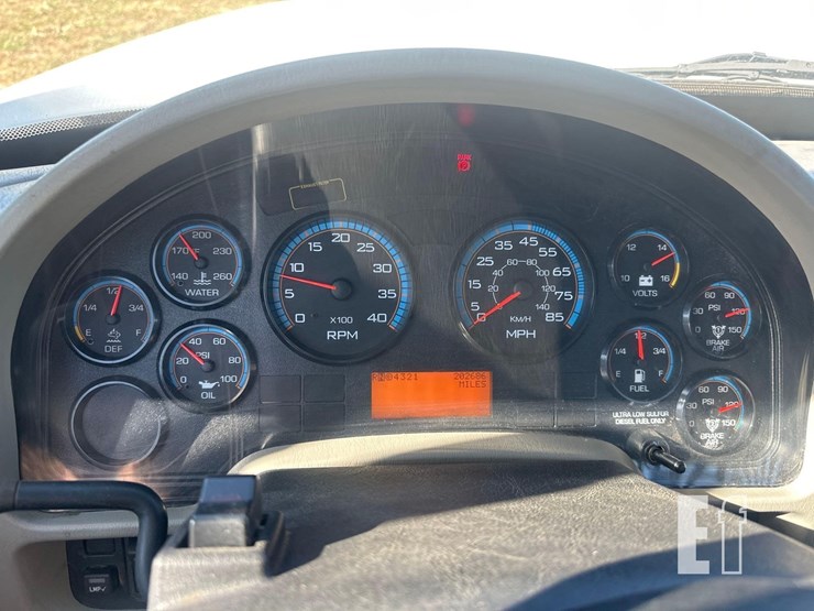 2019-international-workstar-7400-image-35