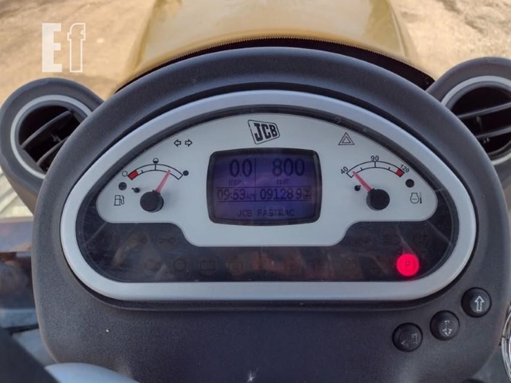 jcb-fastrac-8280-image-6