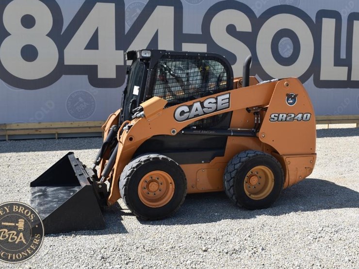 2016-case-sr240-image-8