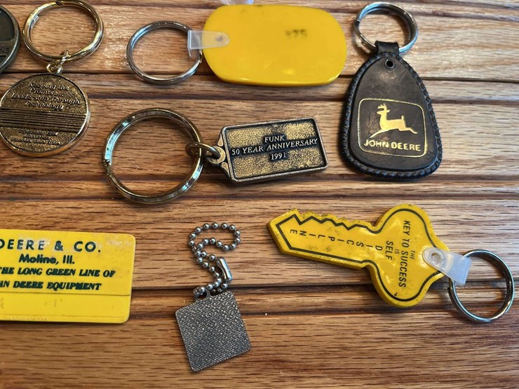 john-deere-keychains-image-9