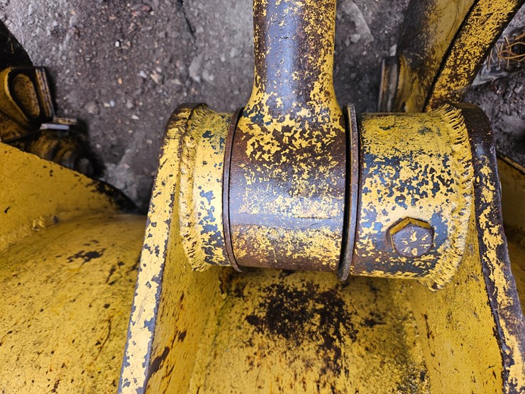 1984-caterpillar-973-image-57