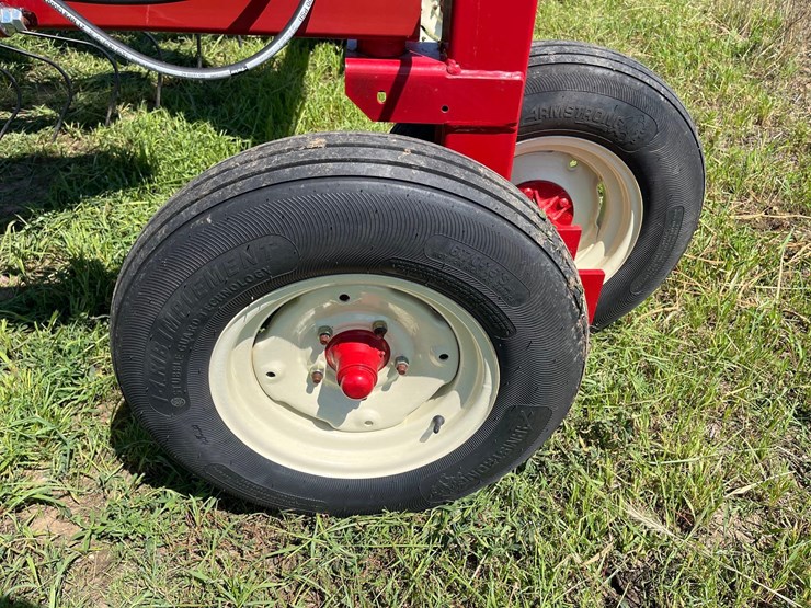 2023-h&s-14-wheel-v-rake-1-owner-image-16