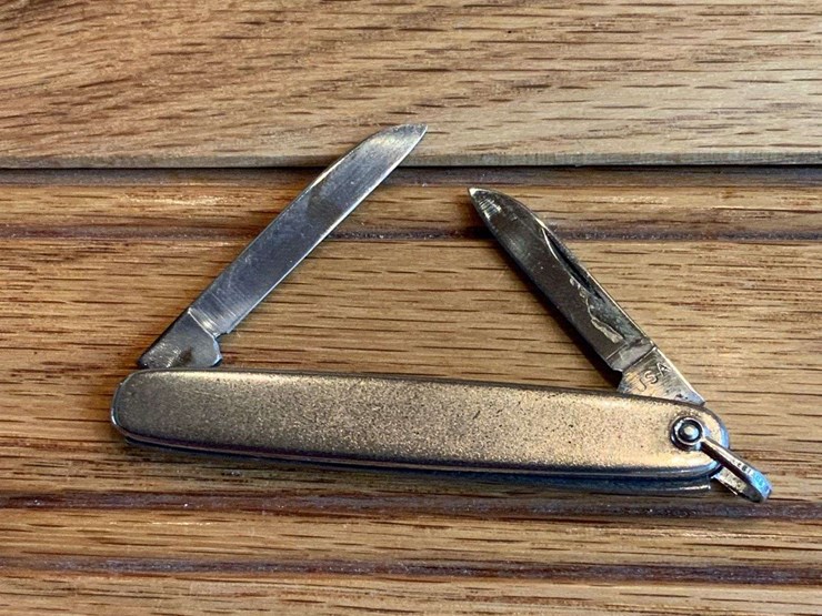 (3)-john-deere-flite-63-knife,-pin,-charm-image-3