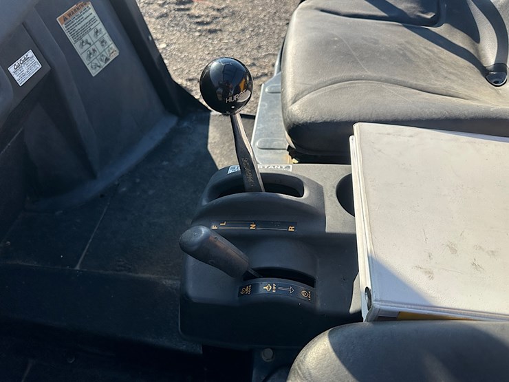 cub-cadet-c466-side-by-side-image-12