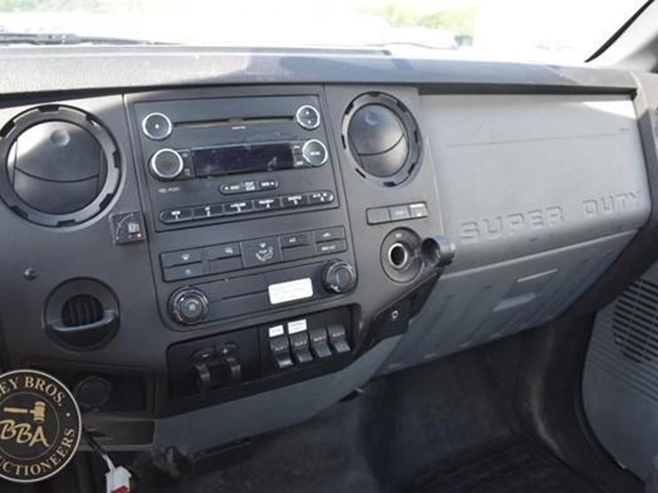2013-ford-f550-image-86