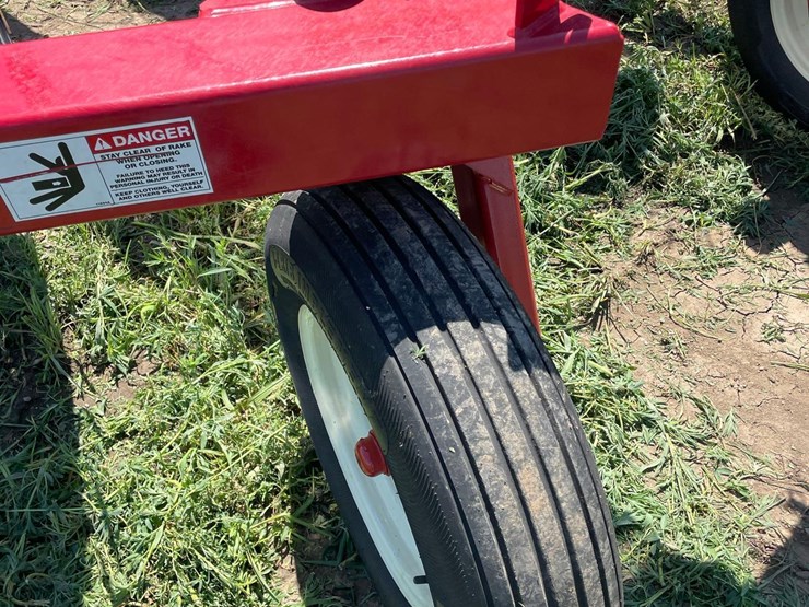 2023-h&s-14-wheel-v-rake-1-owner-image-28