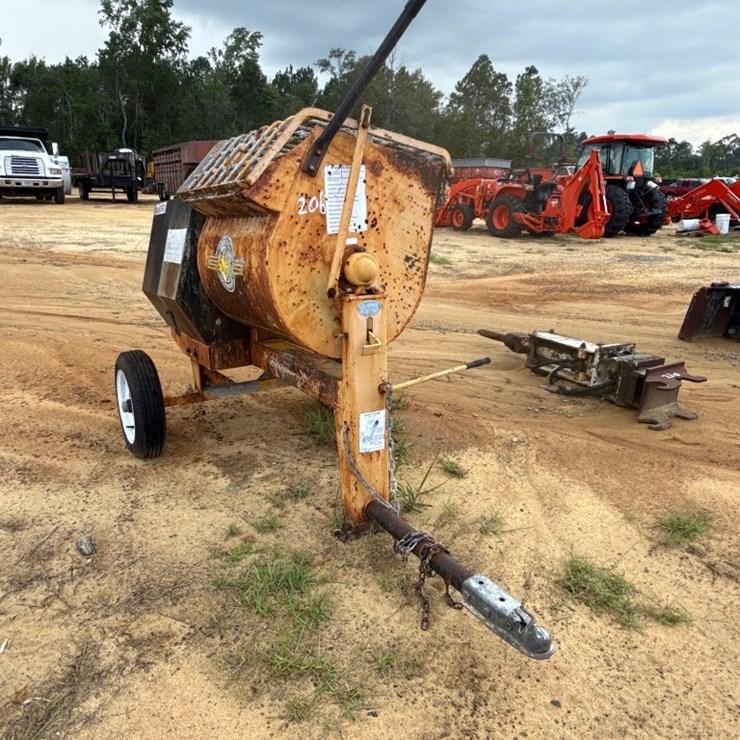 206 - STONE MOTOR MIXER WITH GAS ENGINE