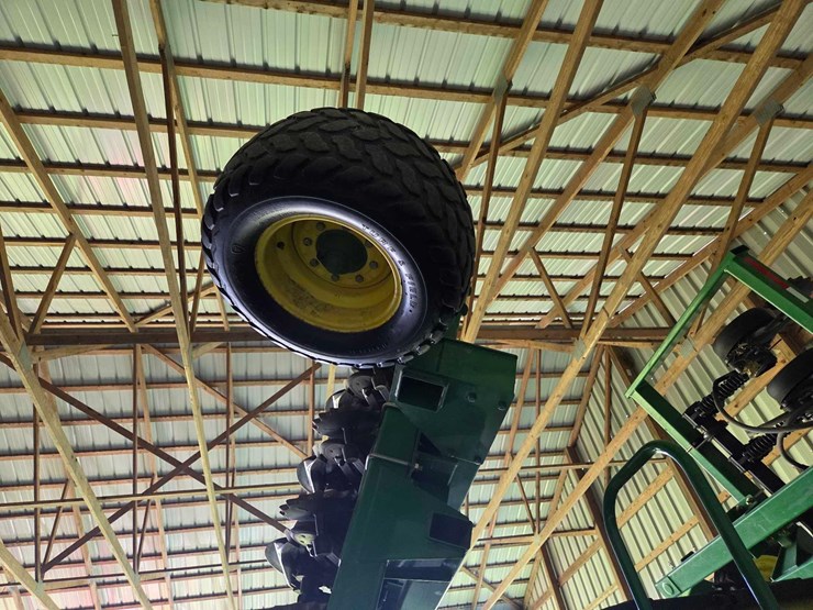 40'-jd-1990-air-seeder-image-3