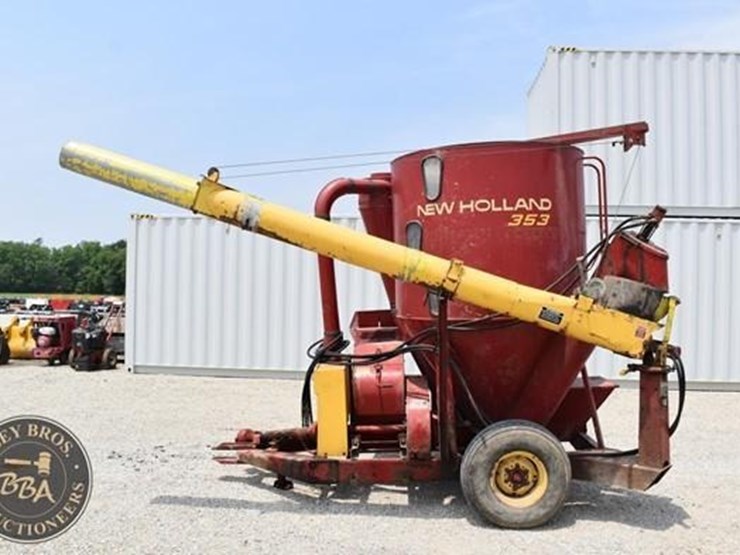 new-holland-353-image-4