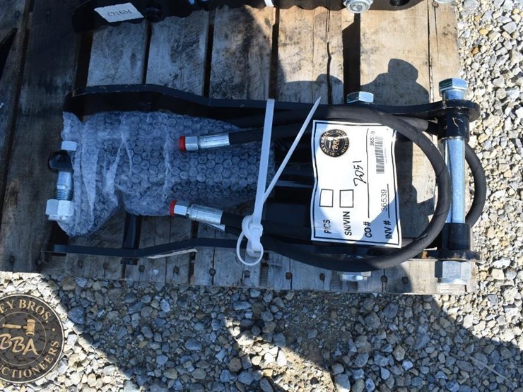 thumb-future-excavator-hydraulic-thumb-36539-image-1